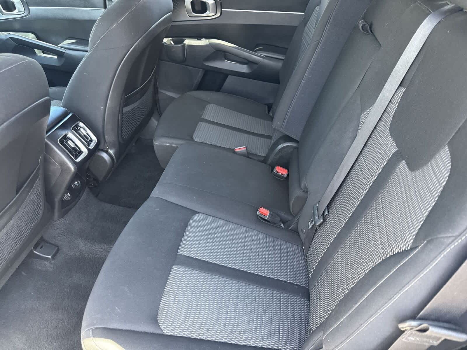 2022 Kia Sorento LX 14