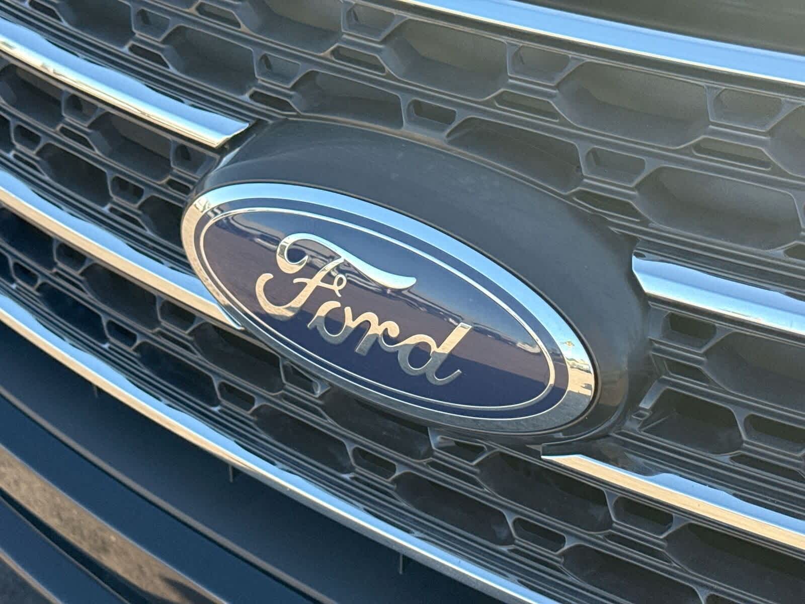 Thumbnail: 2022 Ford Explorer - 31