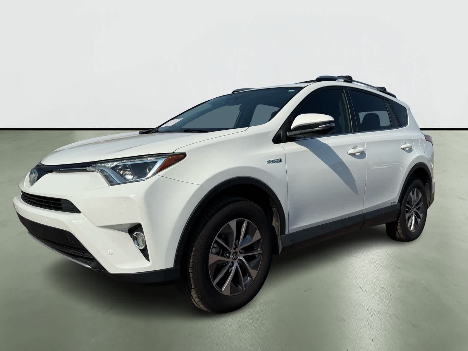 Thumbnail: 2017 Toyota RAV4 - 2