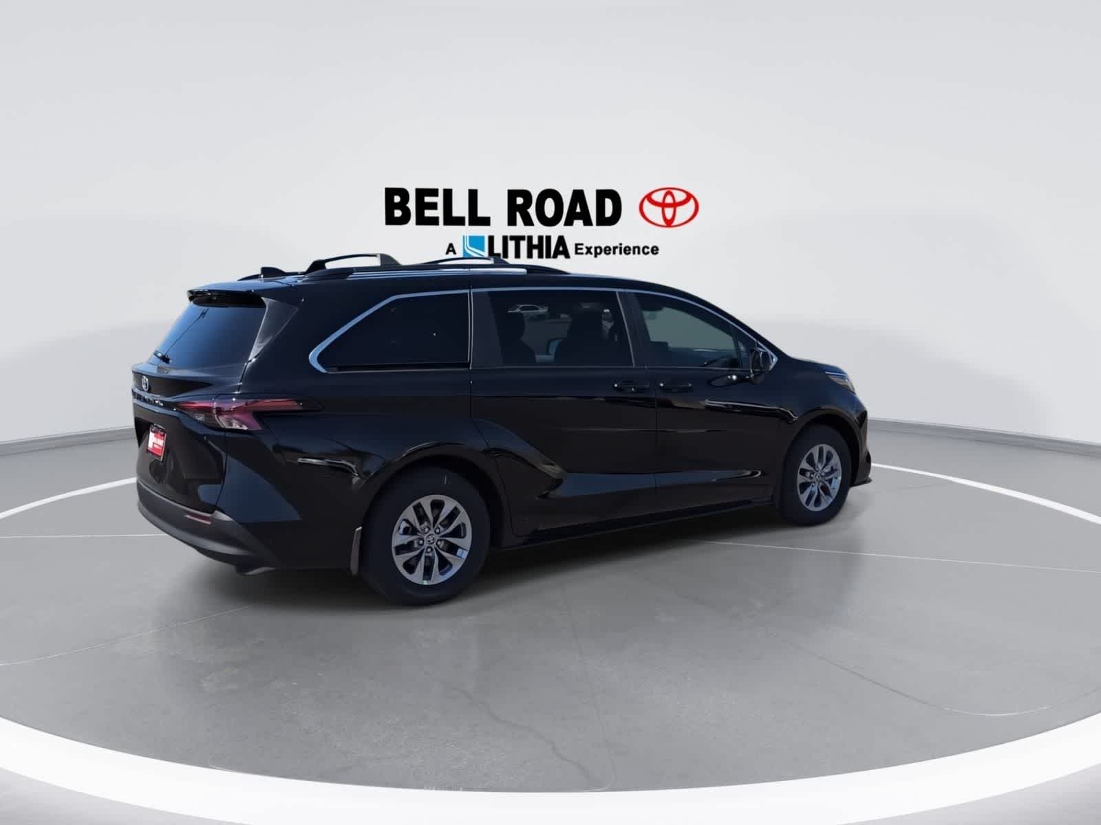 Thumbnail: 2026 Toyota Sienna - 8