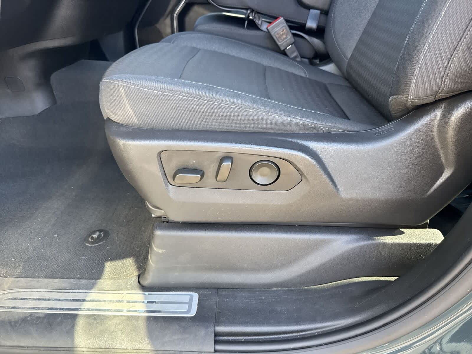 Thumbnail: 2025 Chevrolet Silverado 1500 - 17