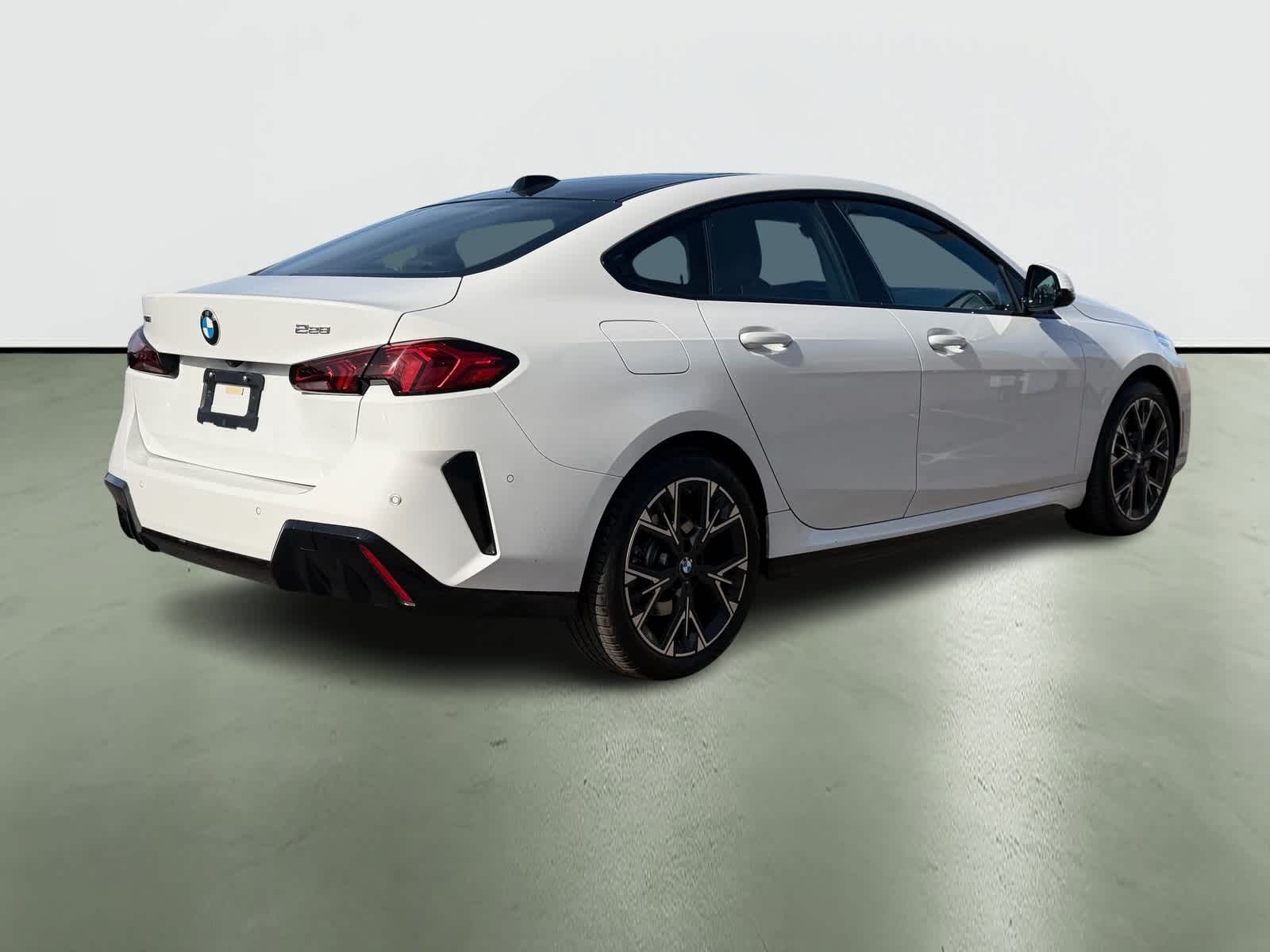 Thumbnail: 2025 BMW 2 Series - 4