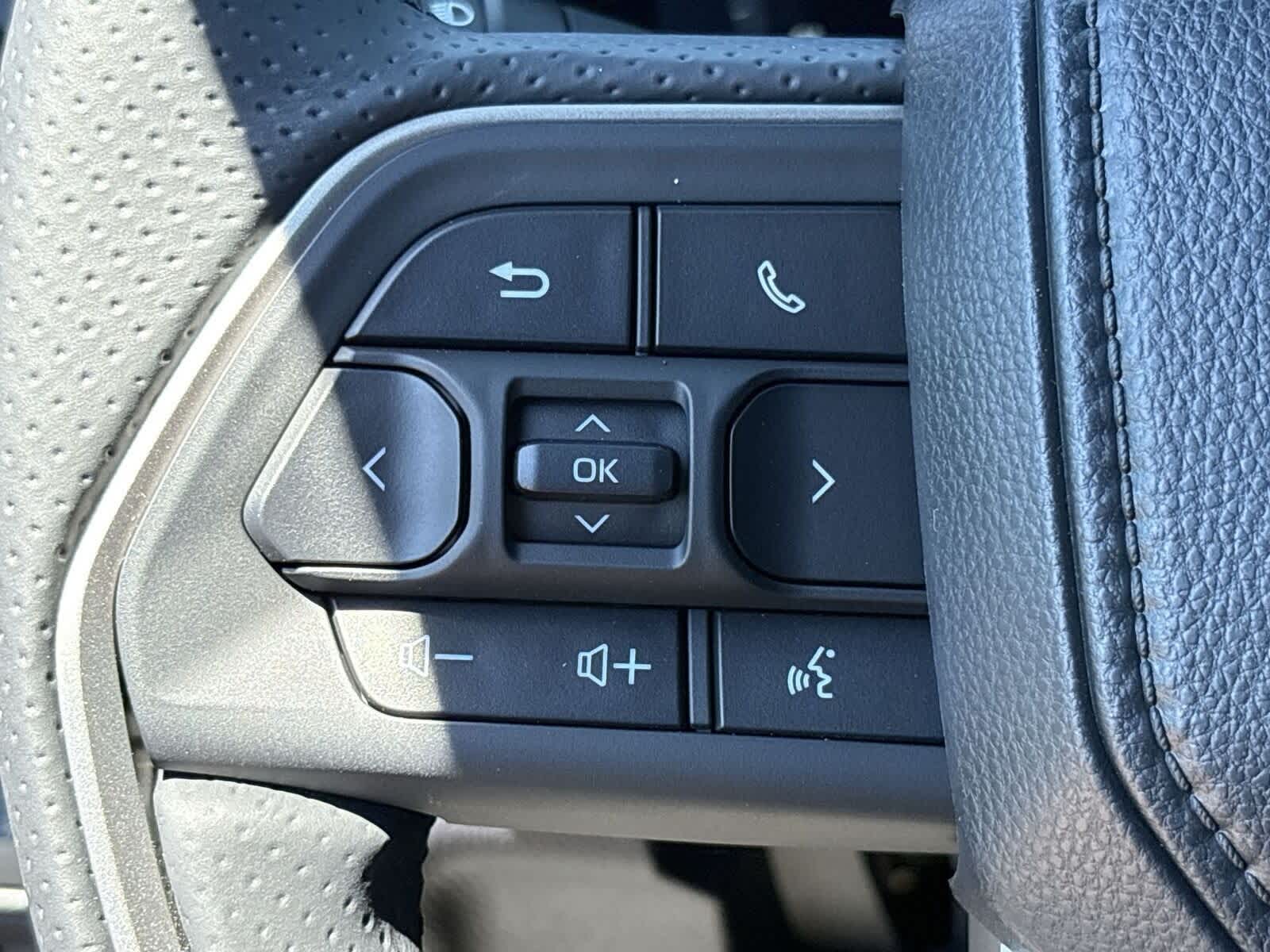 Thumbnail: 2025 Toyota 4Runner - 28