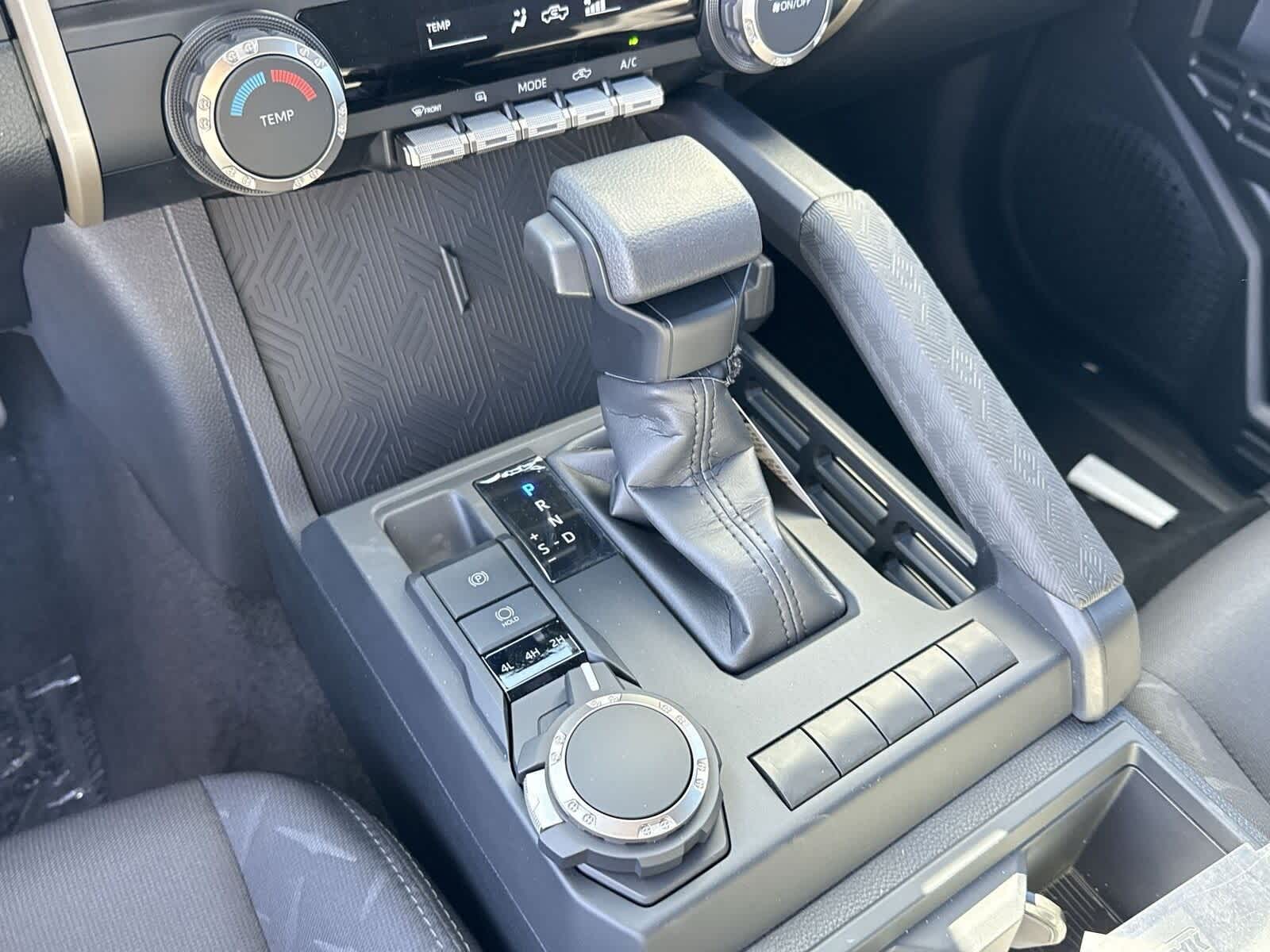 Thumbnail: 2025 Toyota Tacoma - 25