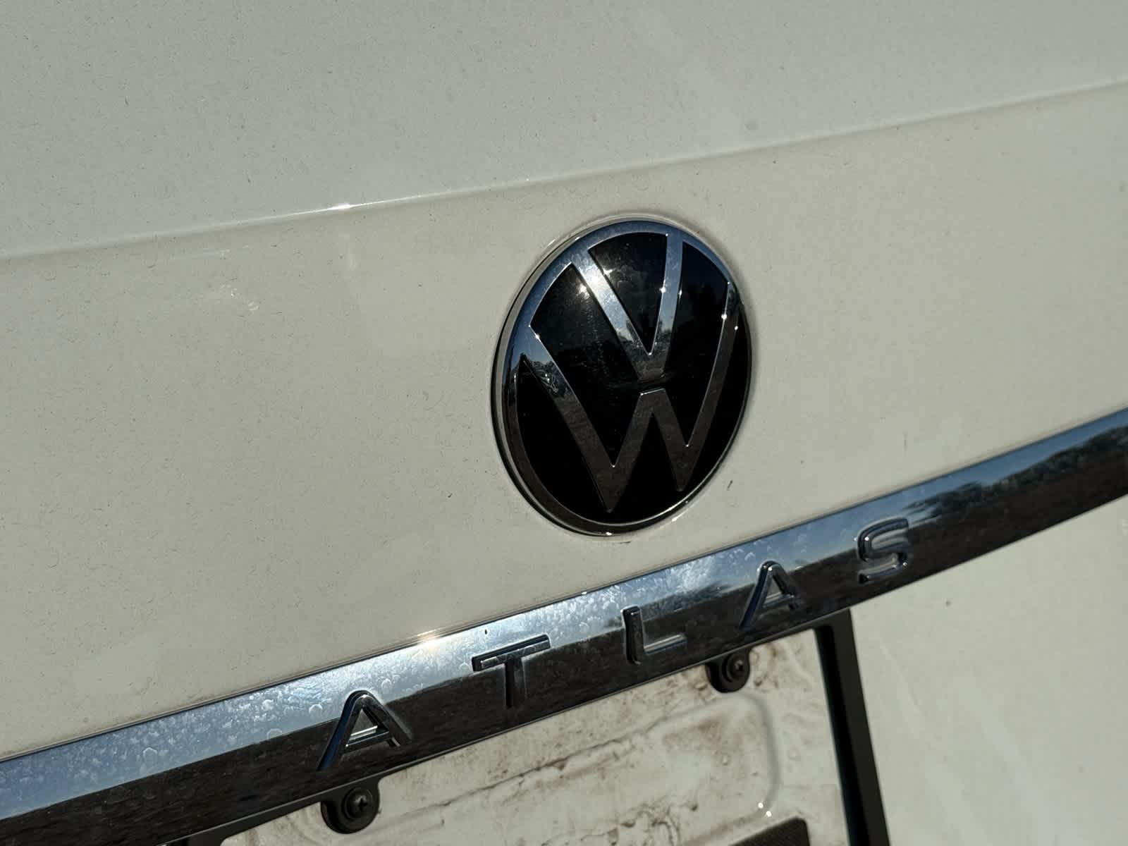 2023 Volkswagen Atlas SE 8