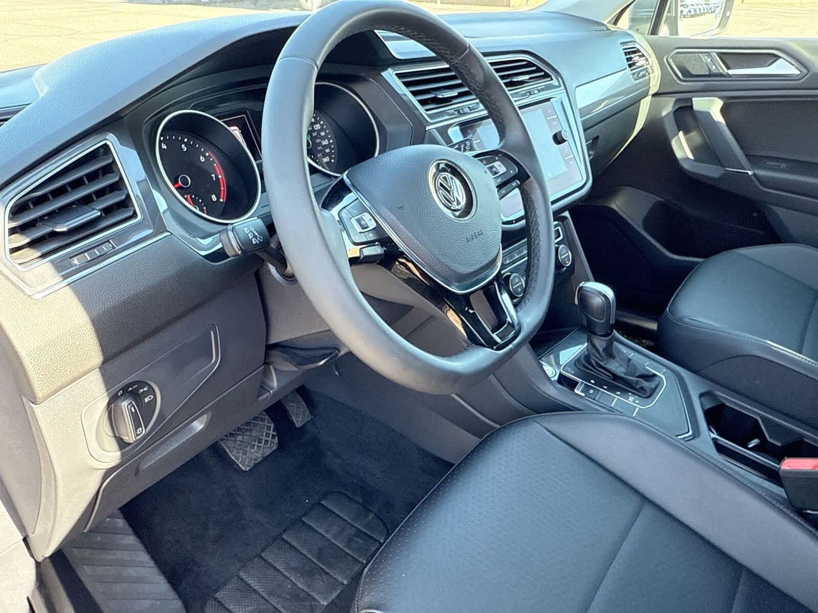 Thumbnail: 2020 Volkswagen Tiguan - 16