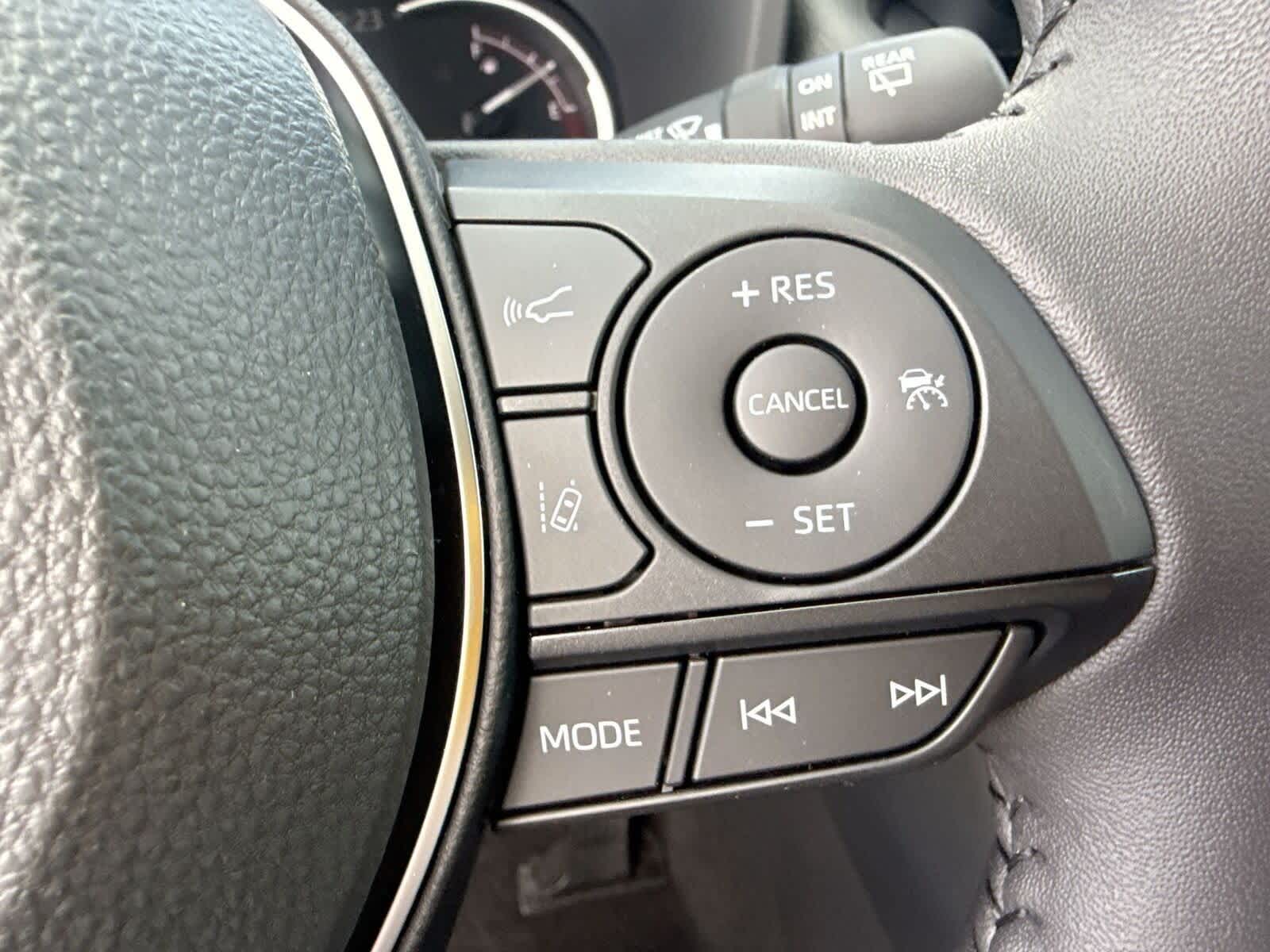 Thumbnail: 2025 Toyota RAV4 - 28