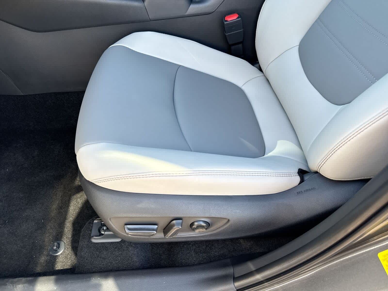 Thumbnail: 2025 Toyota RAV4 - 18