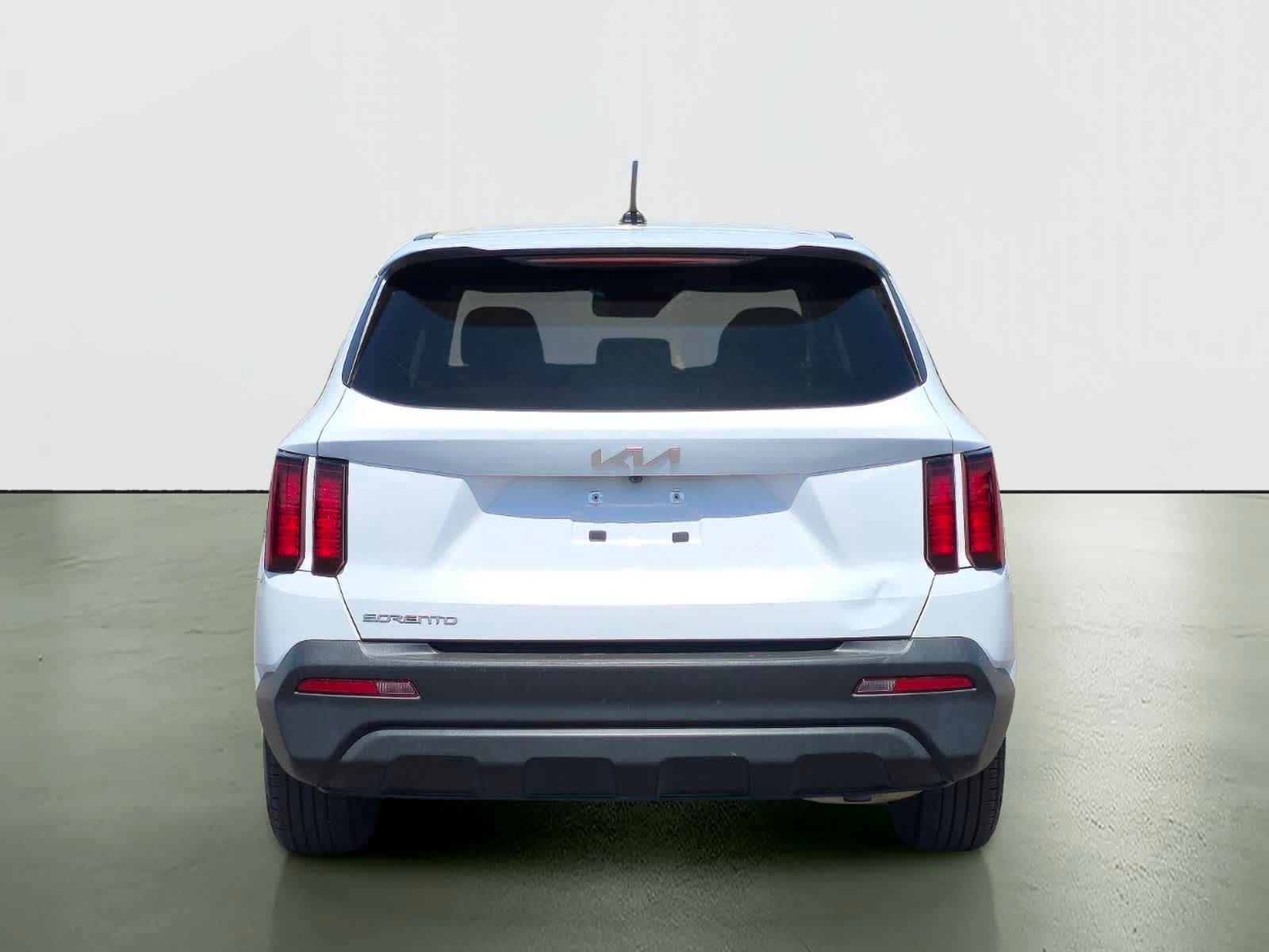 Thumbnail: 2023 Kia Sorento - 5