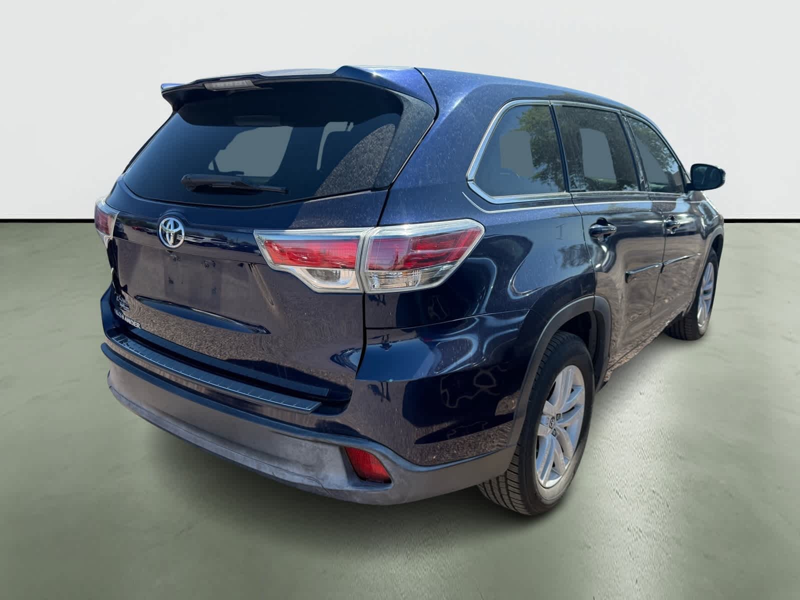 Thumbnail: 2016 Toyota Highlander - 4