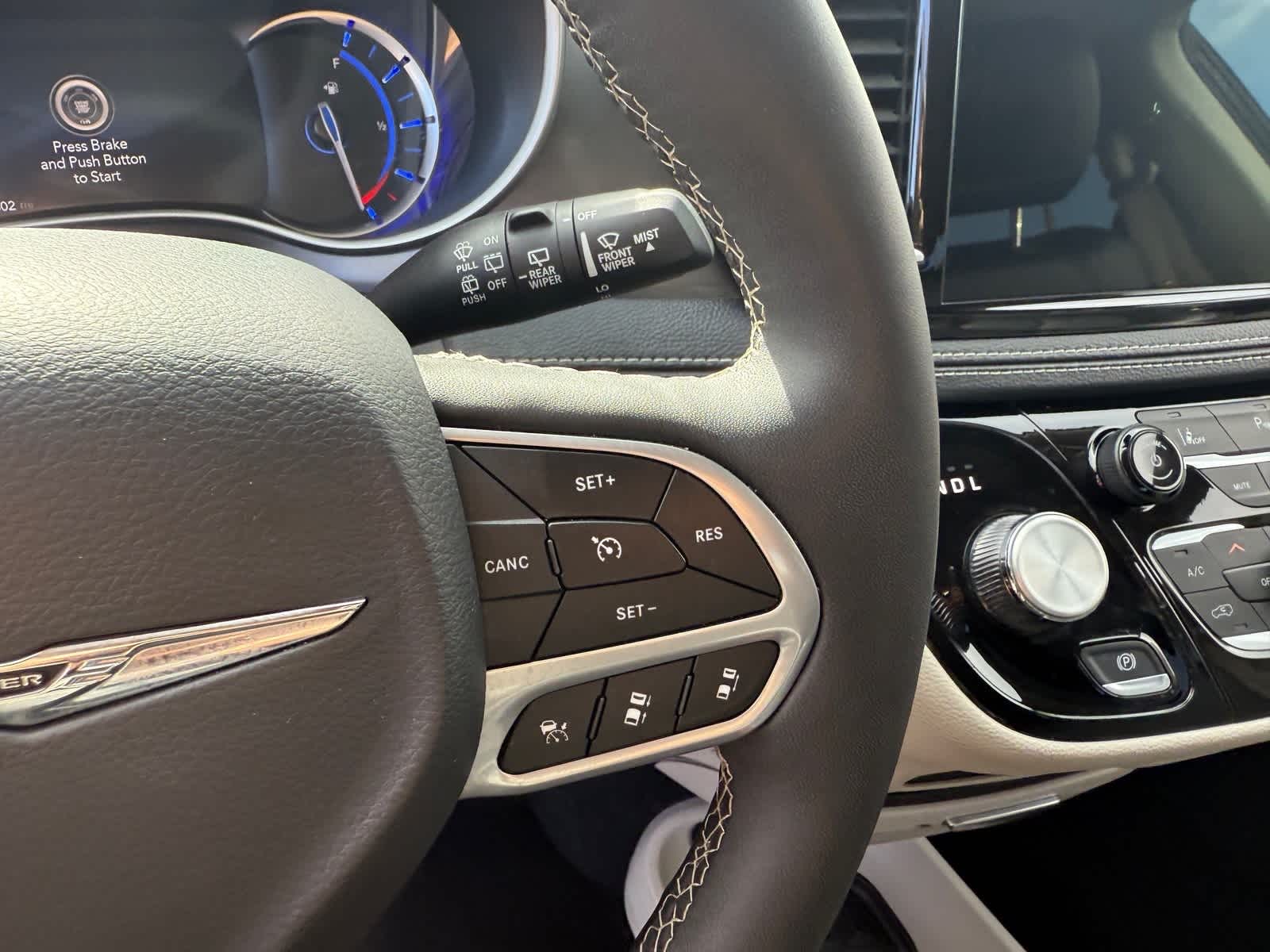 Thumbnail: 2024 Chrysler Pacifica - 18