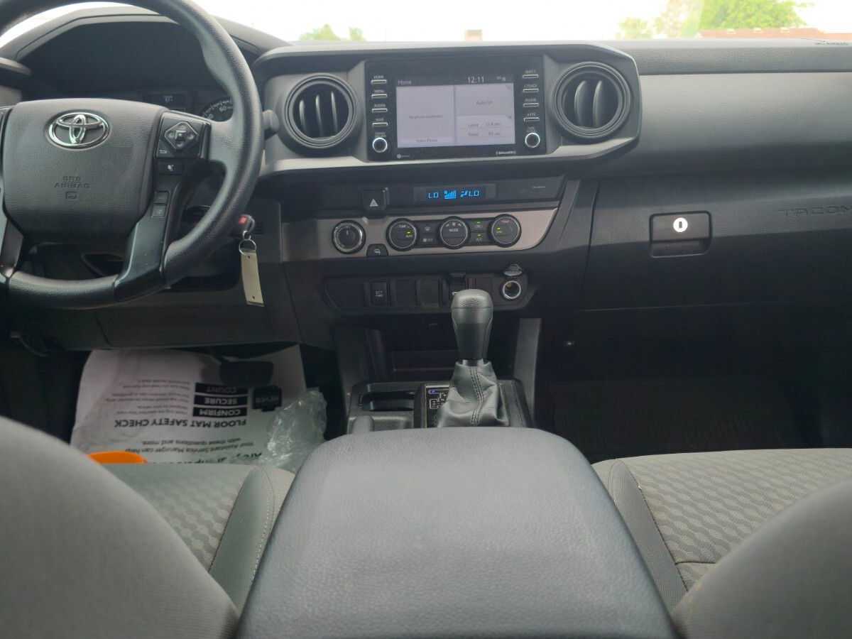 Thumbnail: 2022 Toyota Tacoma - 13