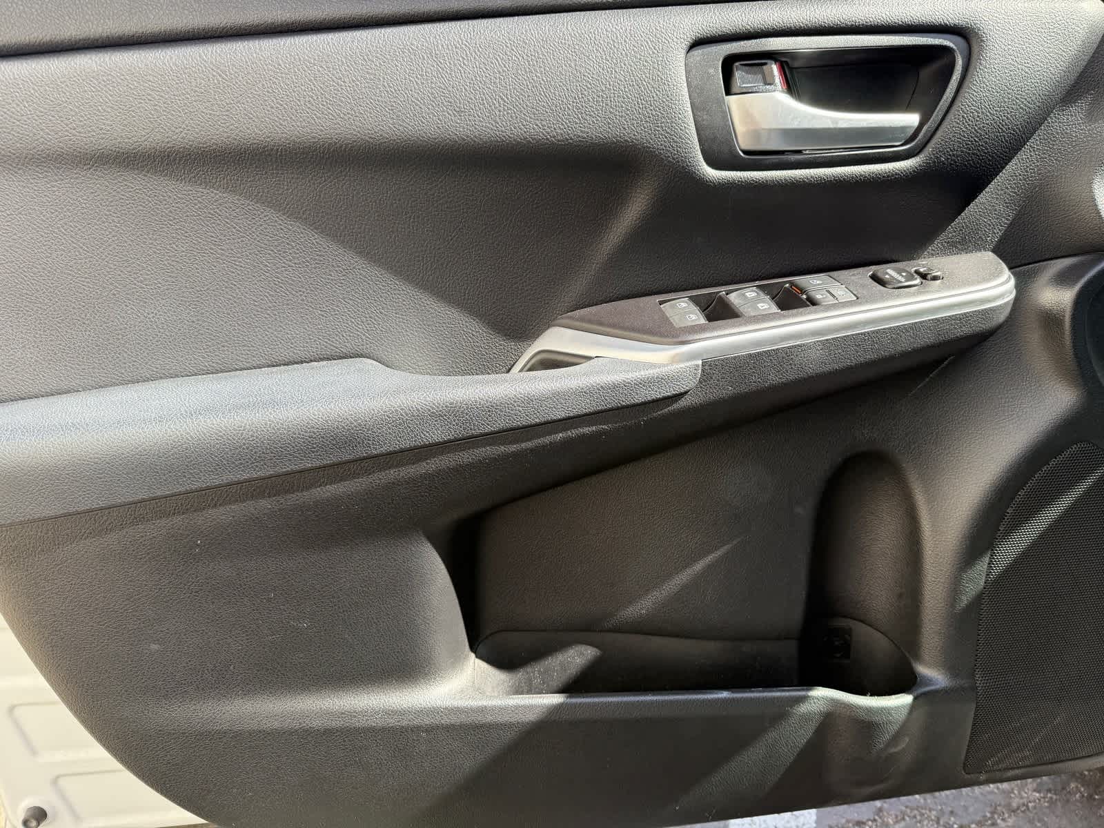 Thumbnail: 2017 Toyota Camry - 15