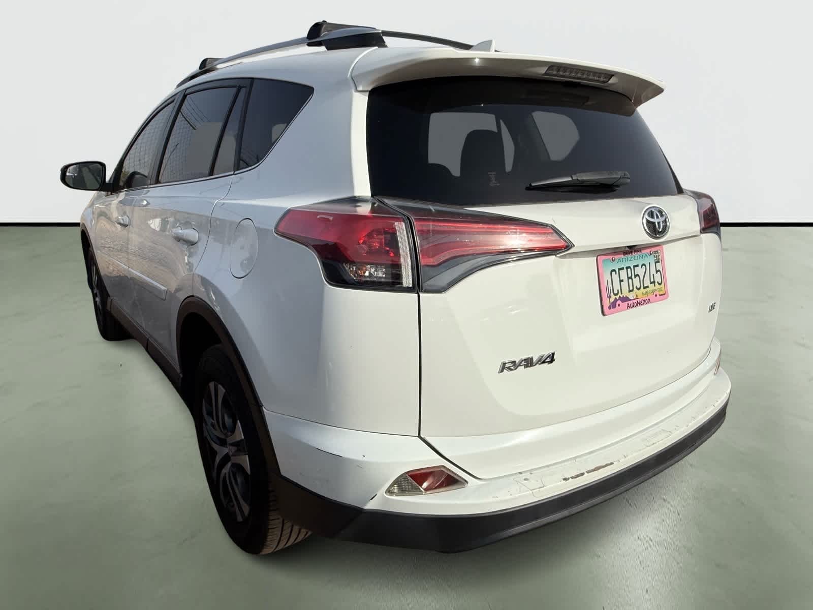 Thumbnail: 2016 Toyota RAV4 - 3