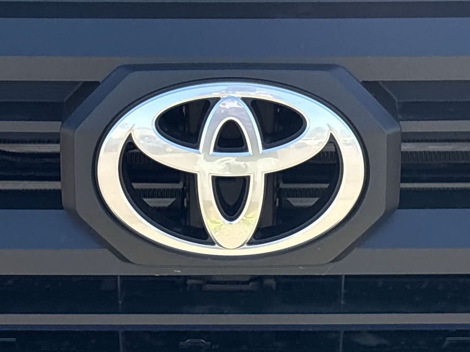 Thumbnail: 2025 Toyota Tacoma - 32