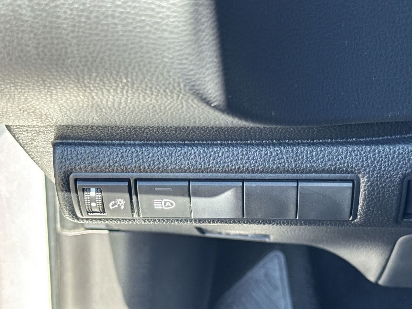 Thumbnail: 2022 Toyota Corolla - 32