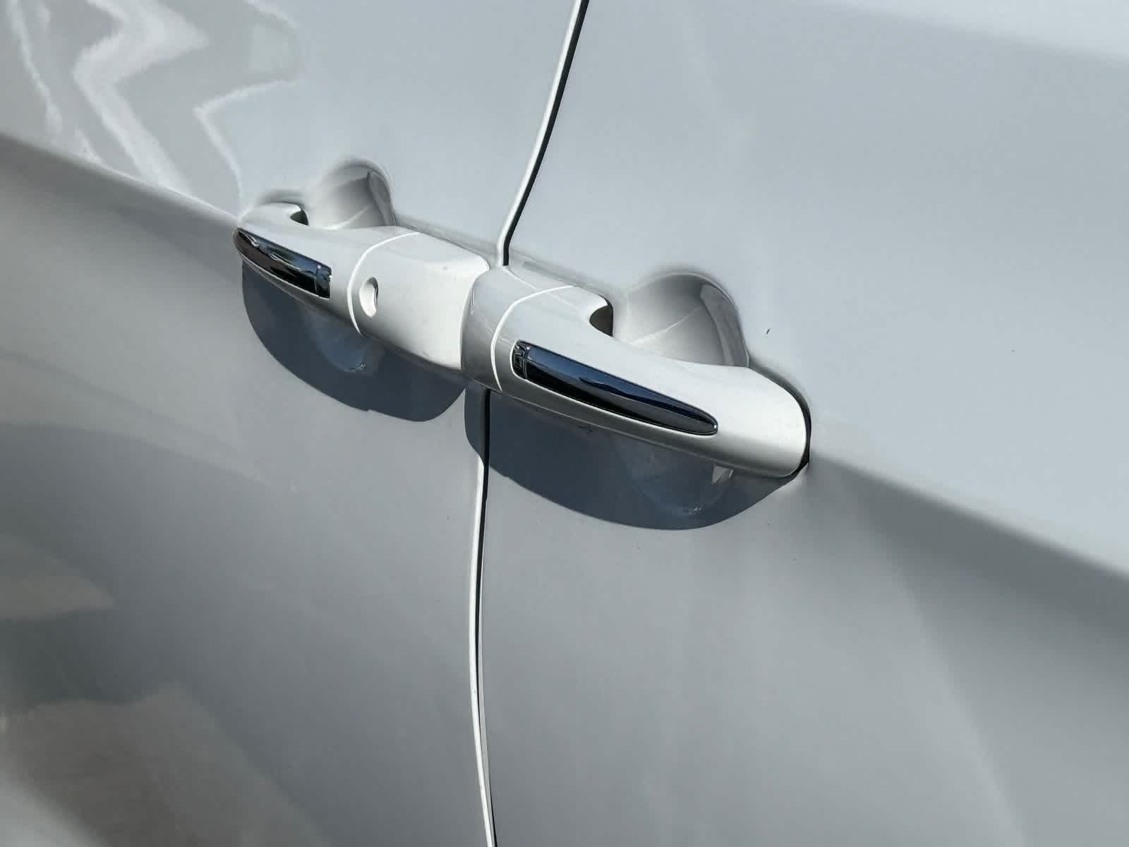 Thumbnail: 2023 Chrysler Pacifica - 11