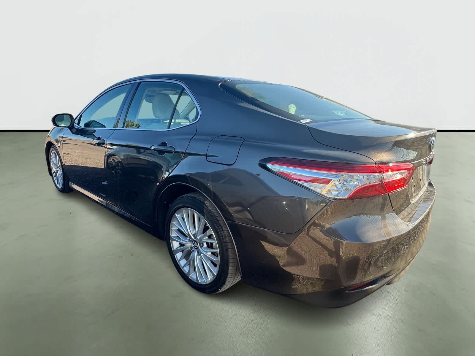 Thumbnail: 2018 Toyota Camry - 3