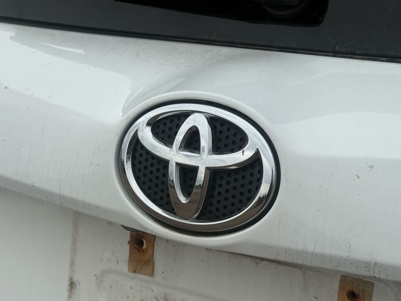 Thumbnail: 2018 Toyota RAV4 - 17
