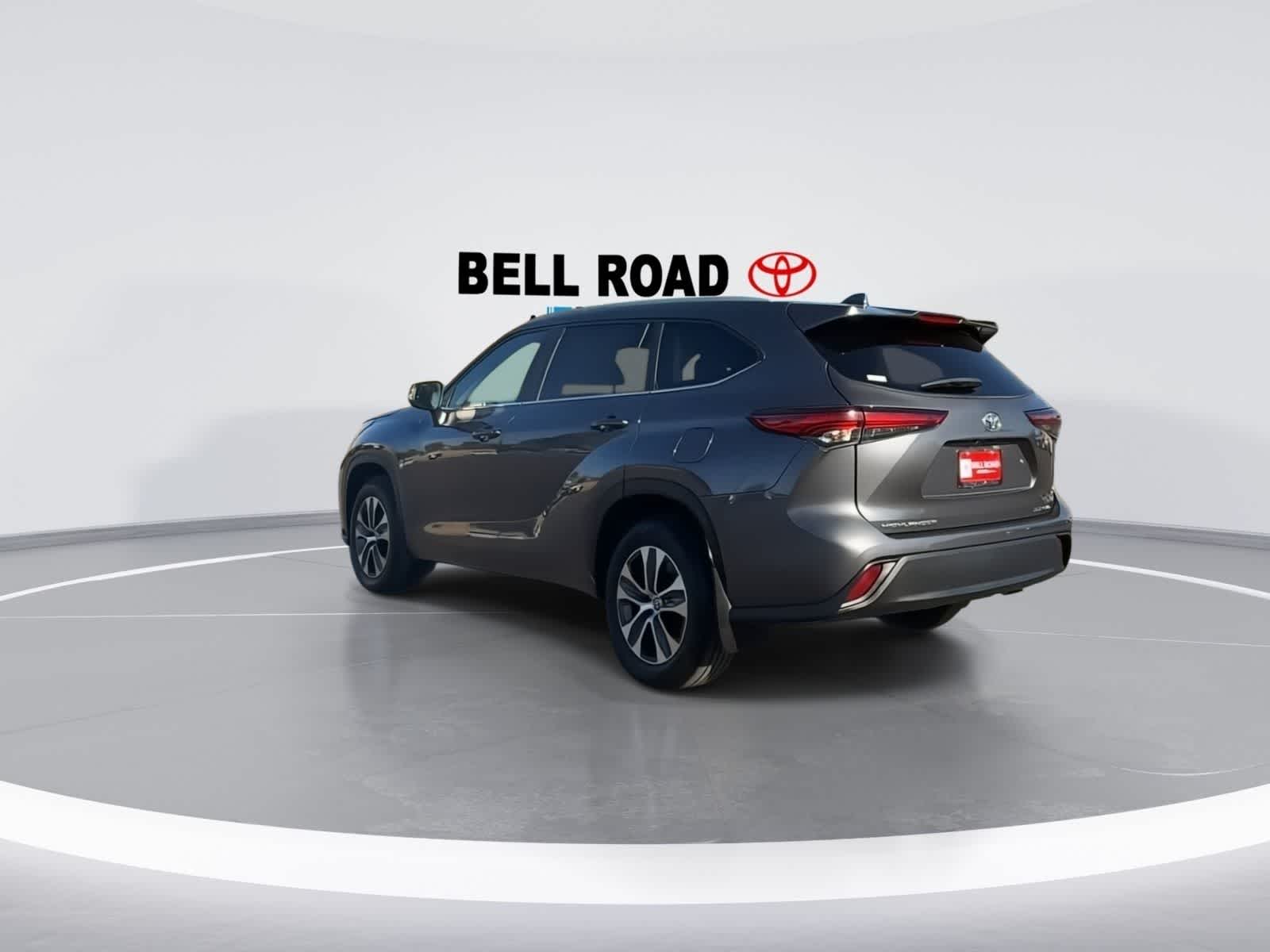 Thumbnail: 2023 Toyota Highlander - 7