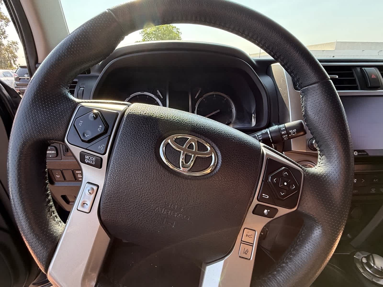 Thumbnail: 2020 Toyota 4Runner - 18