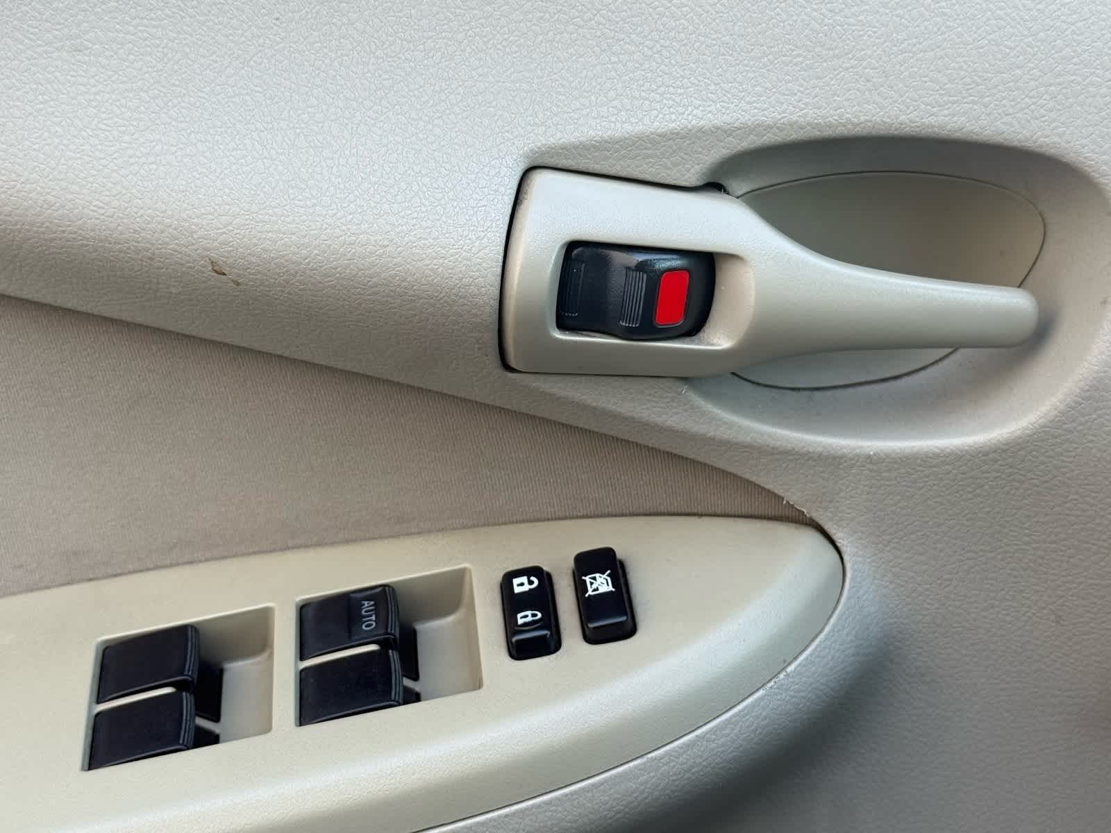 Thumbnail: 2009 Toyota Corolla - 12