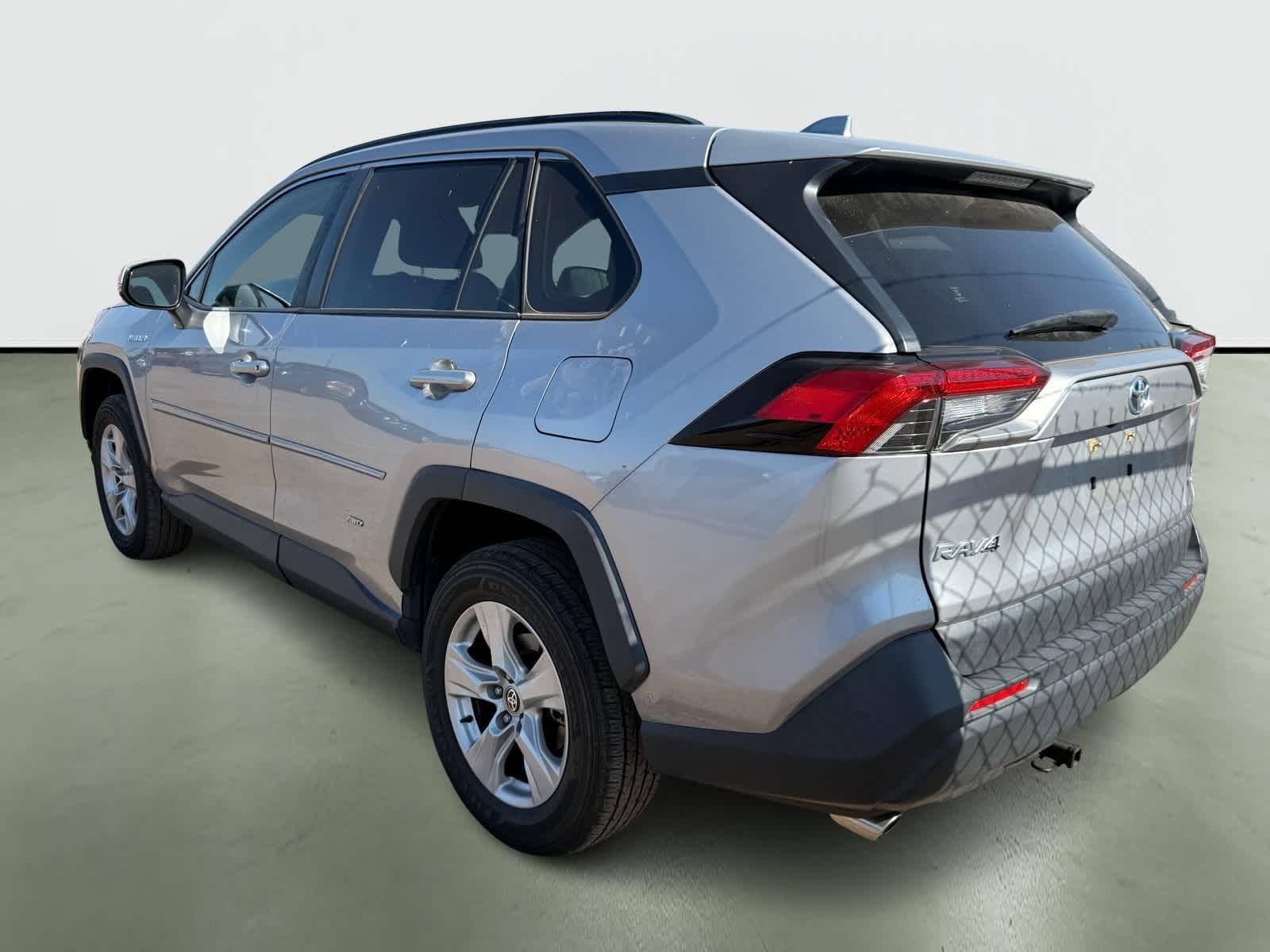 Thumbnail: 2020 Toyota RAV4 - 4