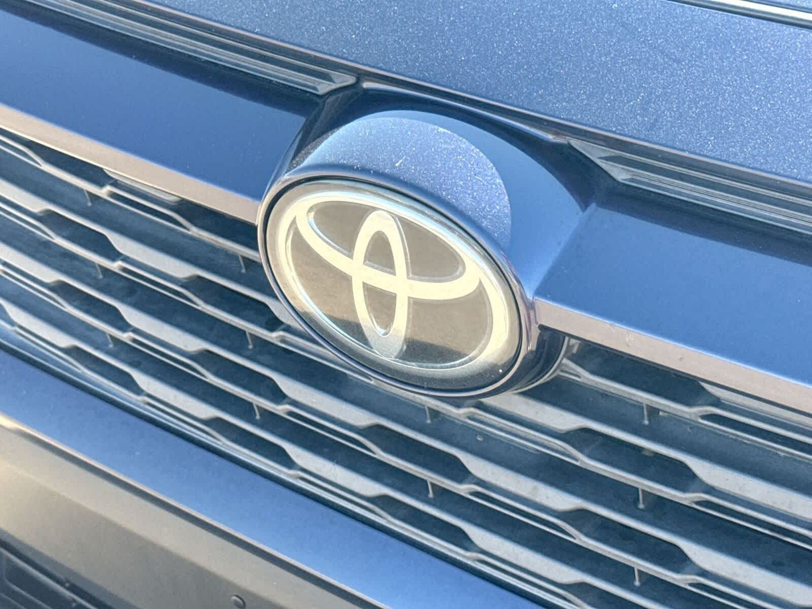 Thumbnail: 2022 Toyota RAV4 - 32