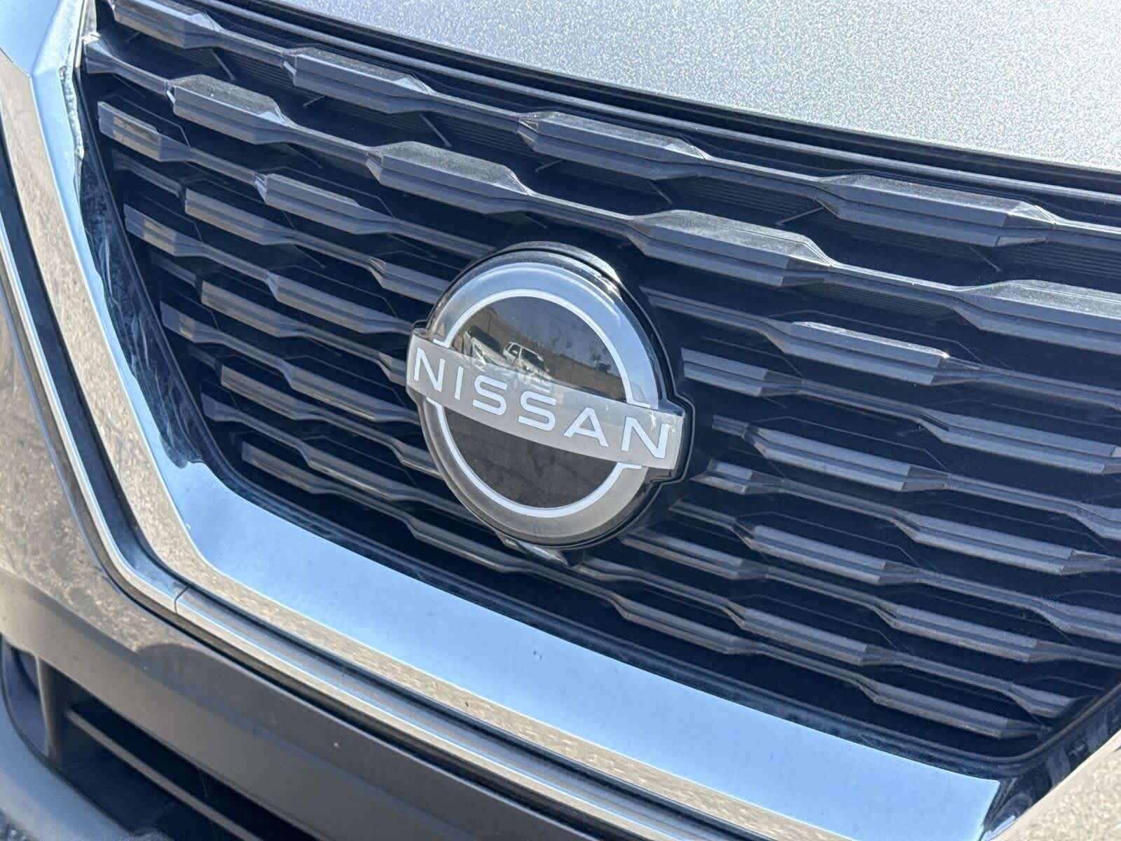 2022 Nissan Rogue SV 32