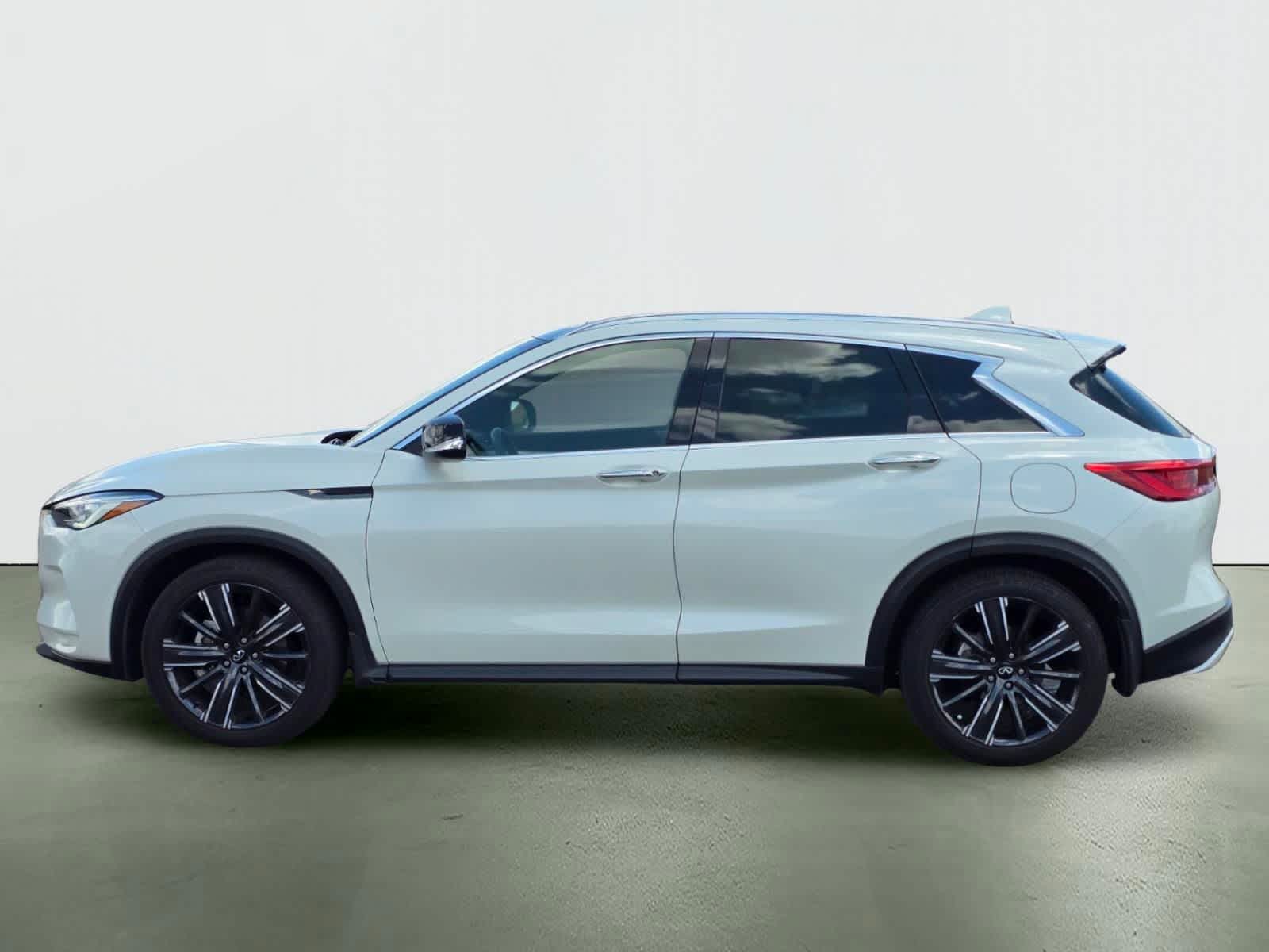 Thumbnail: 2021 INFINITI QX50 - 3
