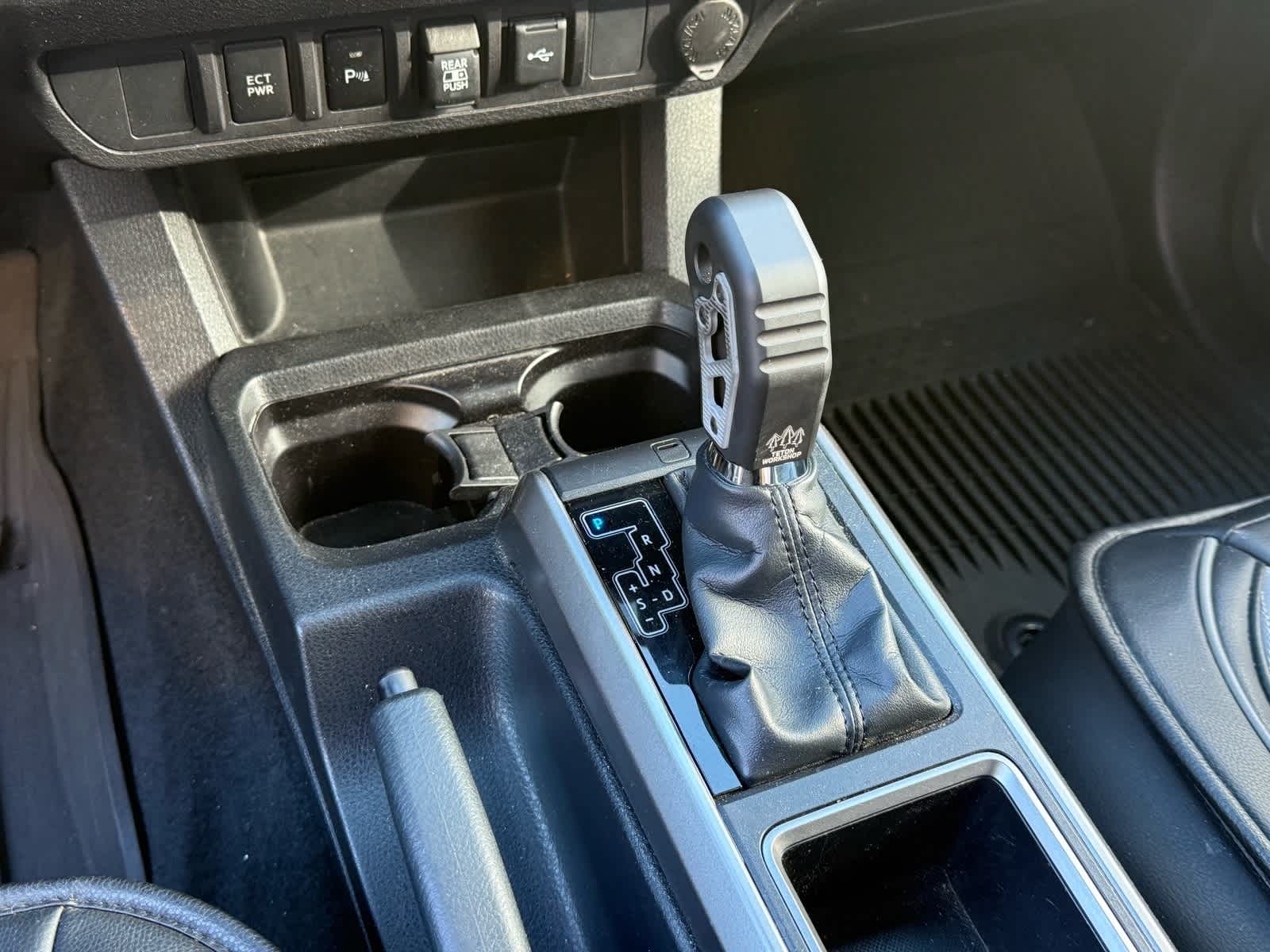 Thumbnail: 2022 Toyota Tacoma - 19