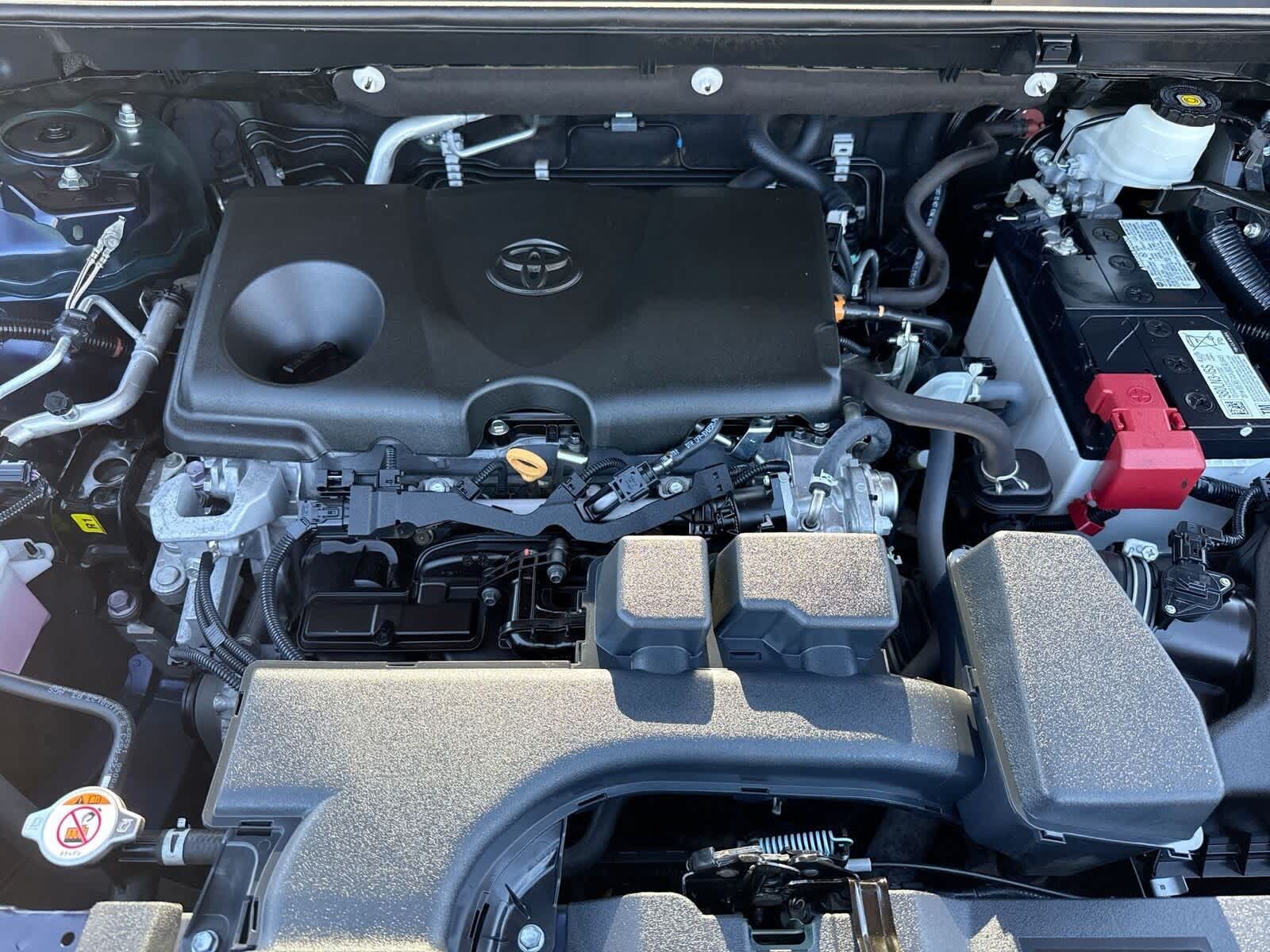 Thumbnail: 2022 Toyota RAV4 - 31