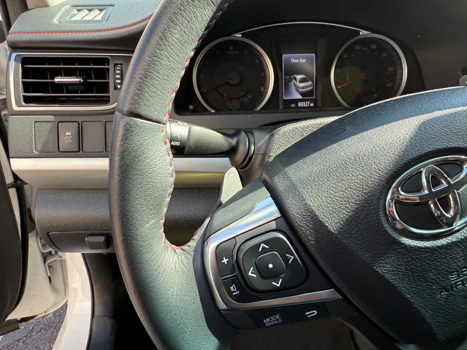 Thumbnail: 2017 Toyota Camry - 17