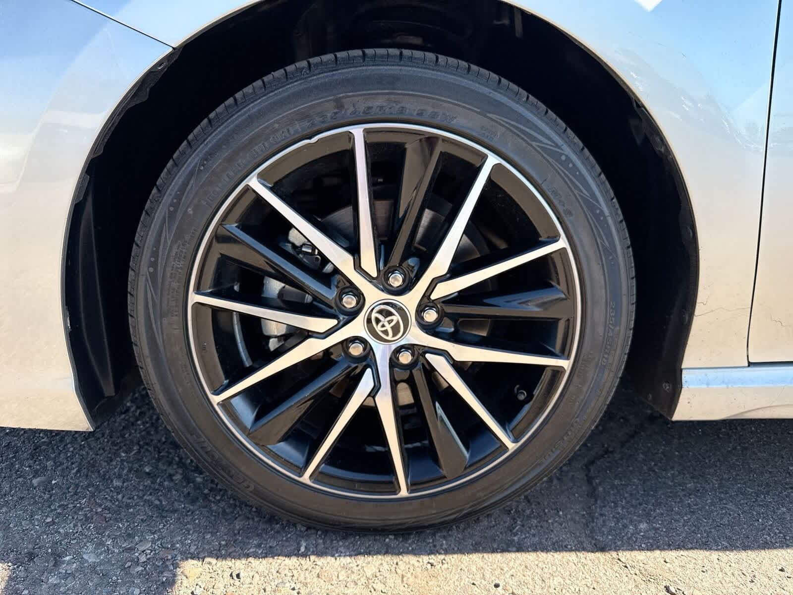 Thumbnail: 2023 Toyota Camry - 10