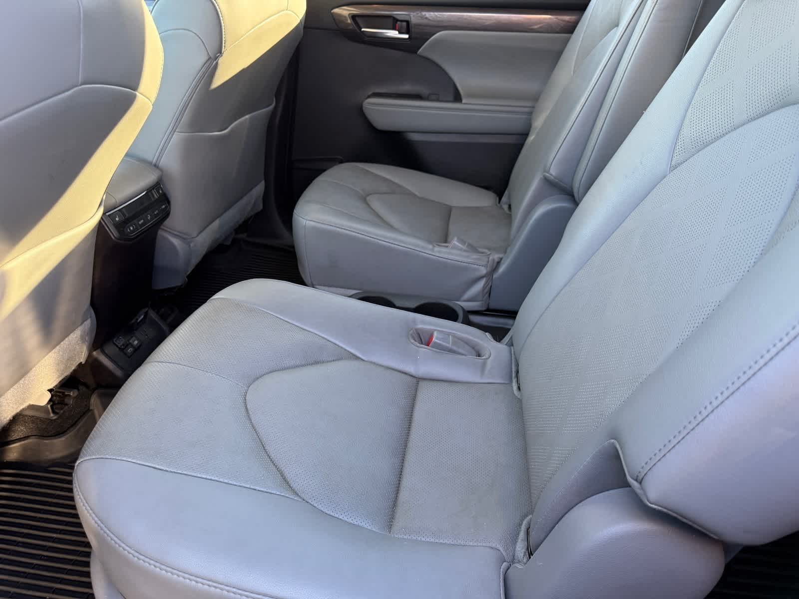 Thumbnail: 2023 Toyota Highlander - 14