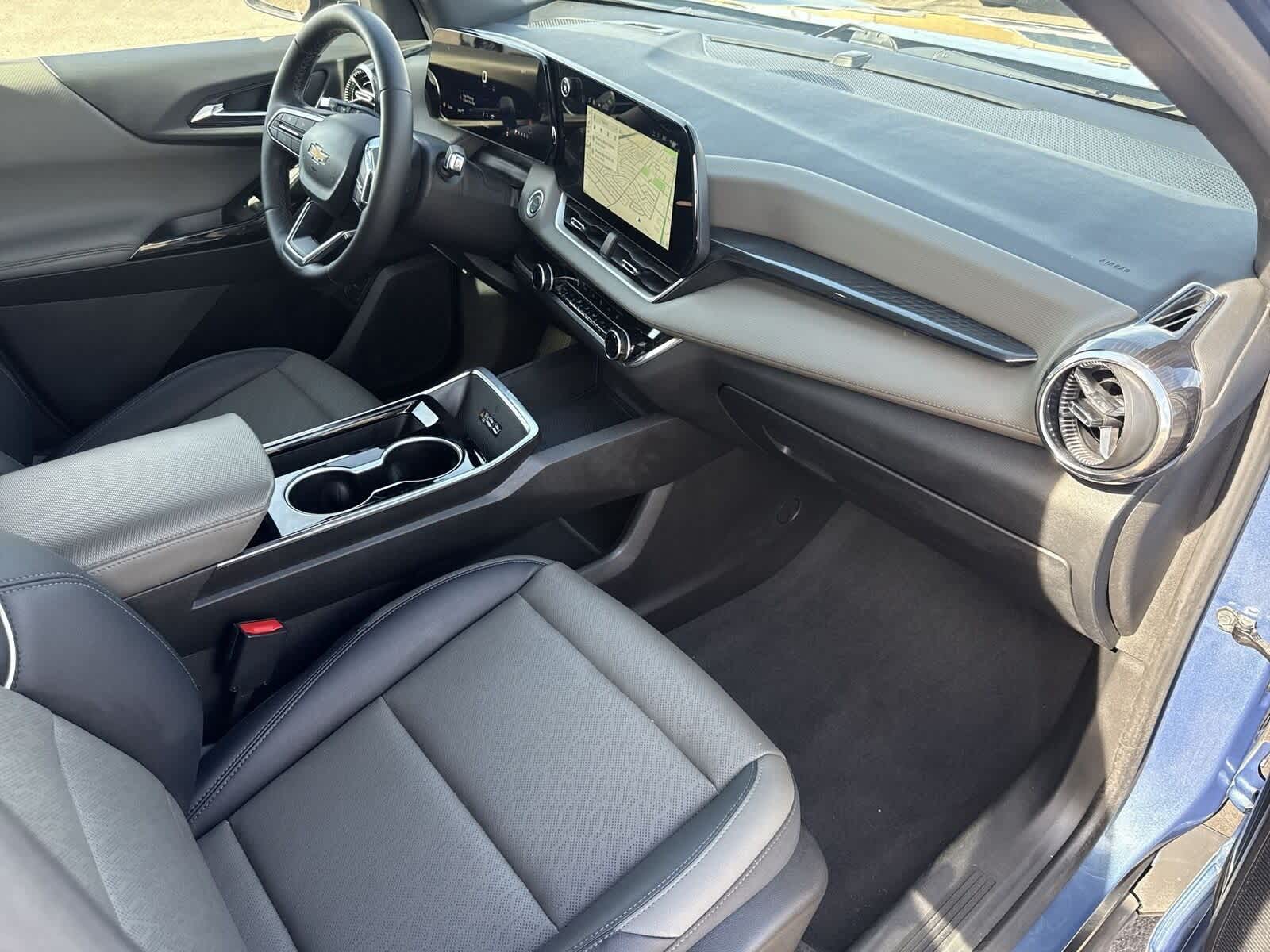 Thumbnail: 2025 Chevrolet Equinox - 11