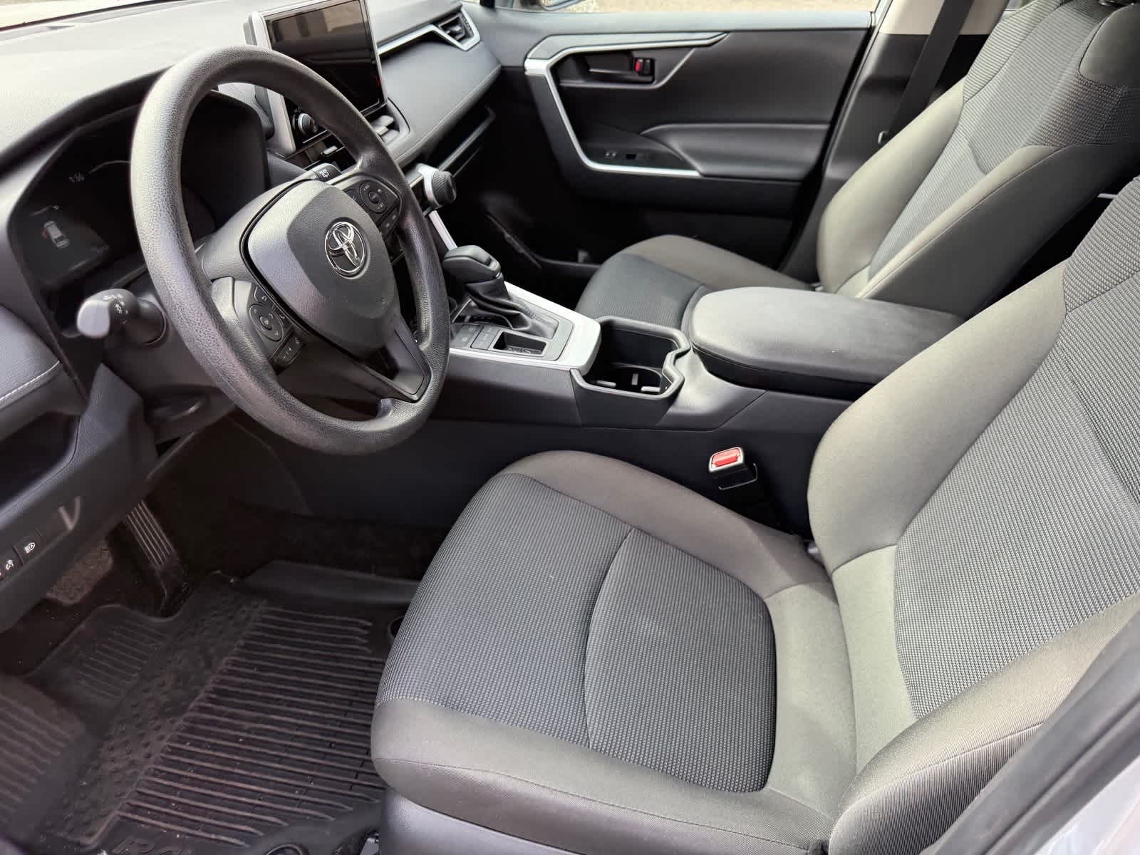 Thumbnail: 2025 Toyota RAV4 - 16