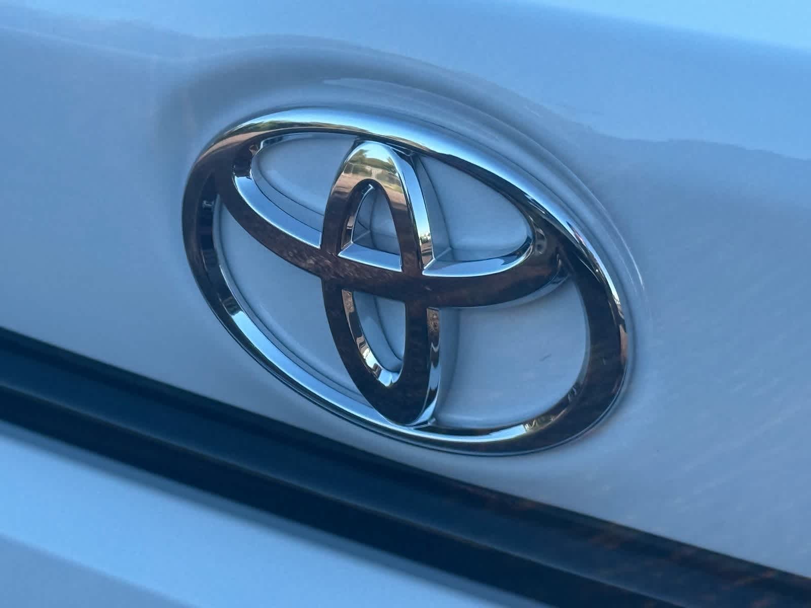 Thumbnail: 2025 Toyota Corolla - 16
