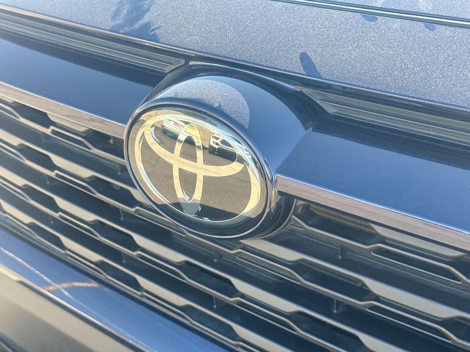 Thumbnail: 2023 Toyota RAV4 - 32