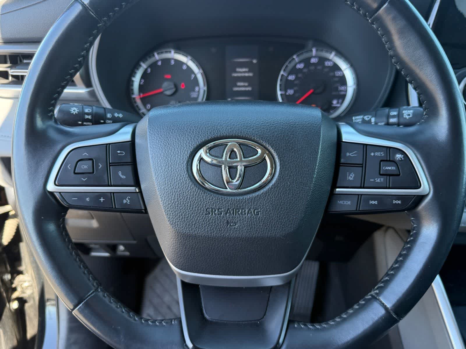 Thumbnail: 2022 Toyota Highlander - 14