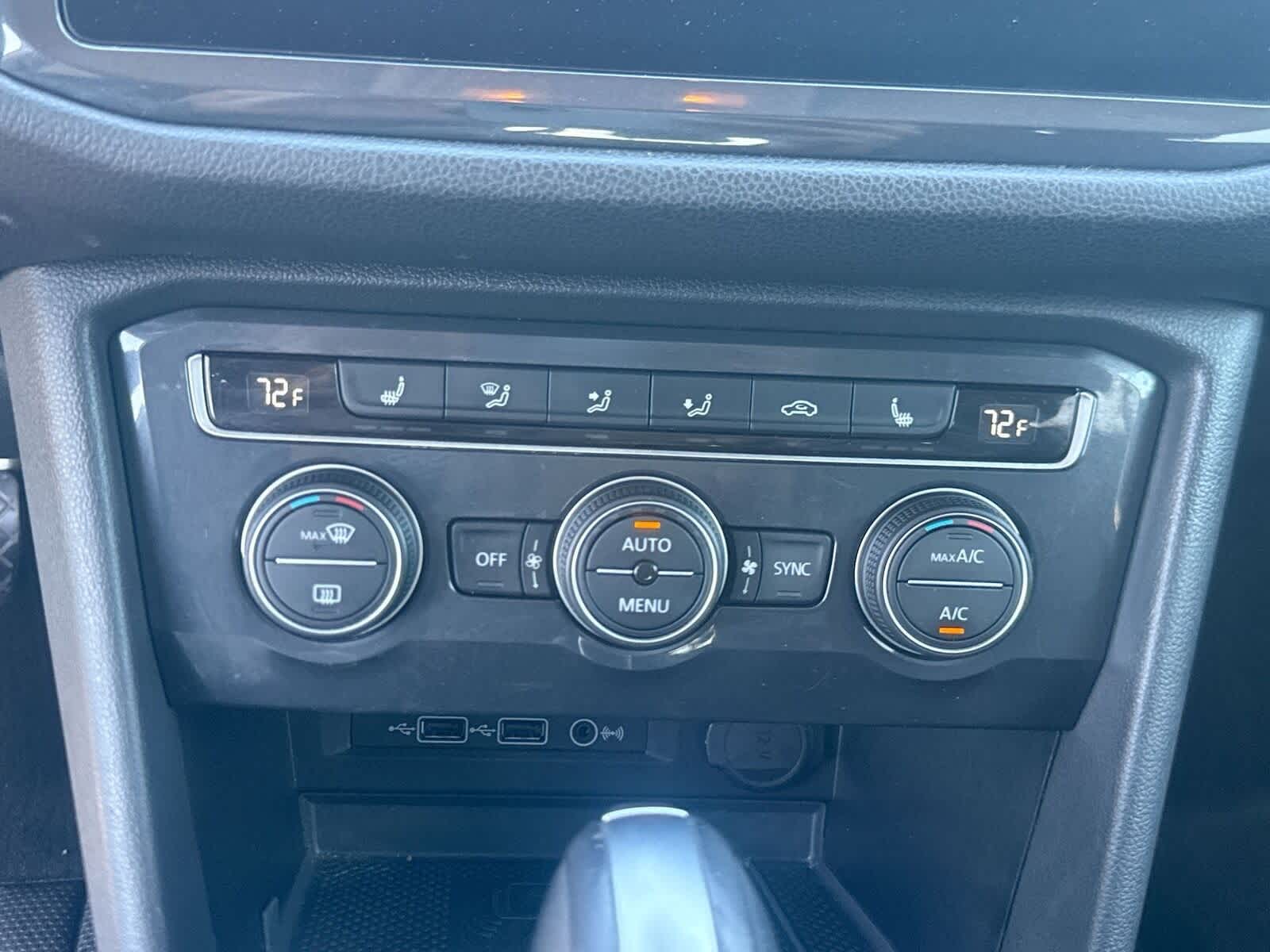 Thumbnail: 2020 Volkswagen Tiguan - 22