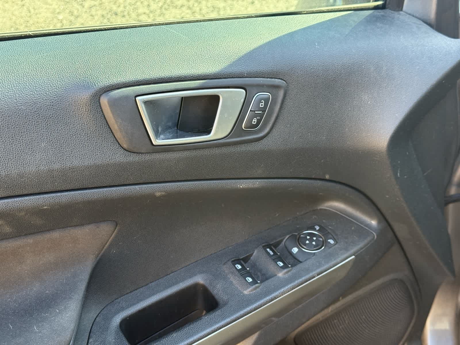 Thumbnail: 2018 Ford EcoSport - 17