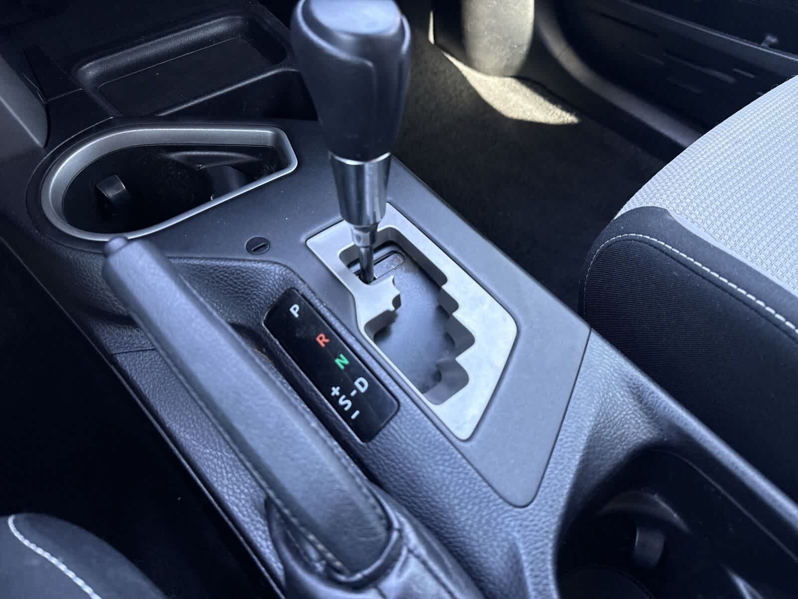 Thumbnail: 2016 Toyota RAV4 - 25