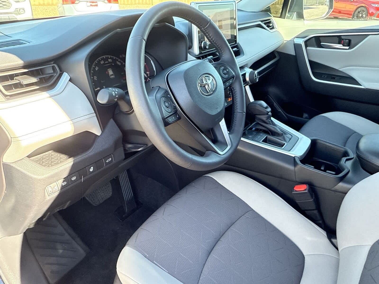 Thumbnail: 2023 Toyota RAV4 - 16