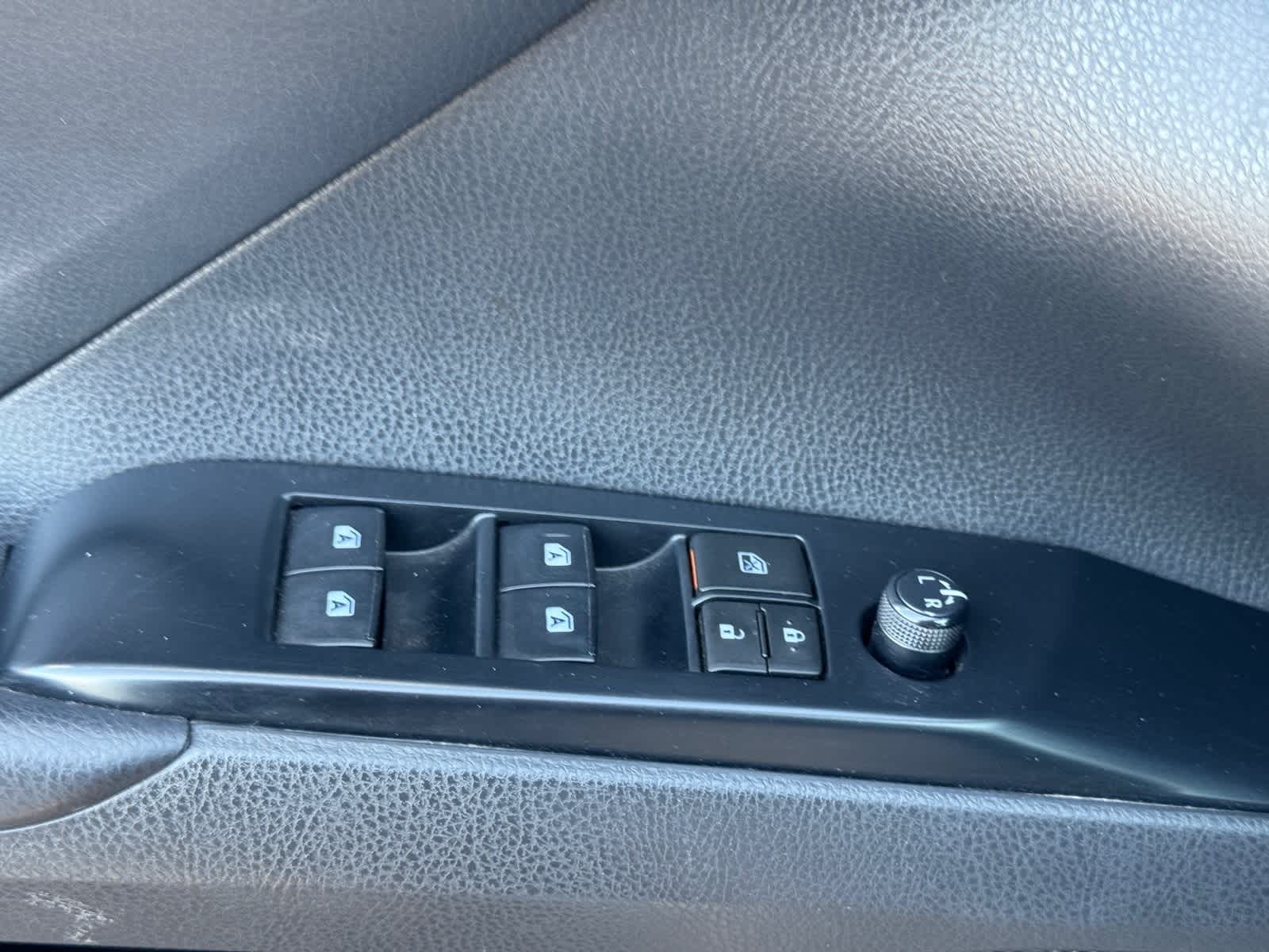 Thumbnail: 2019 Toyota Camry - 15