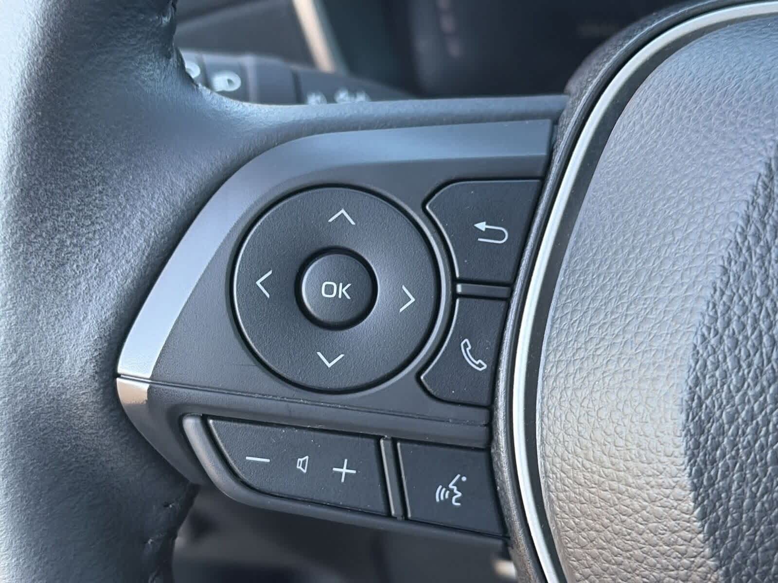 Thumbnail: 2024 Toyota Corolla Cross - 28