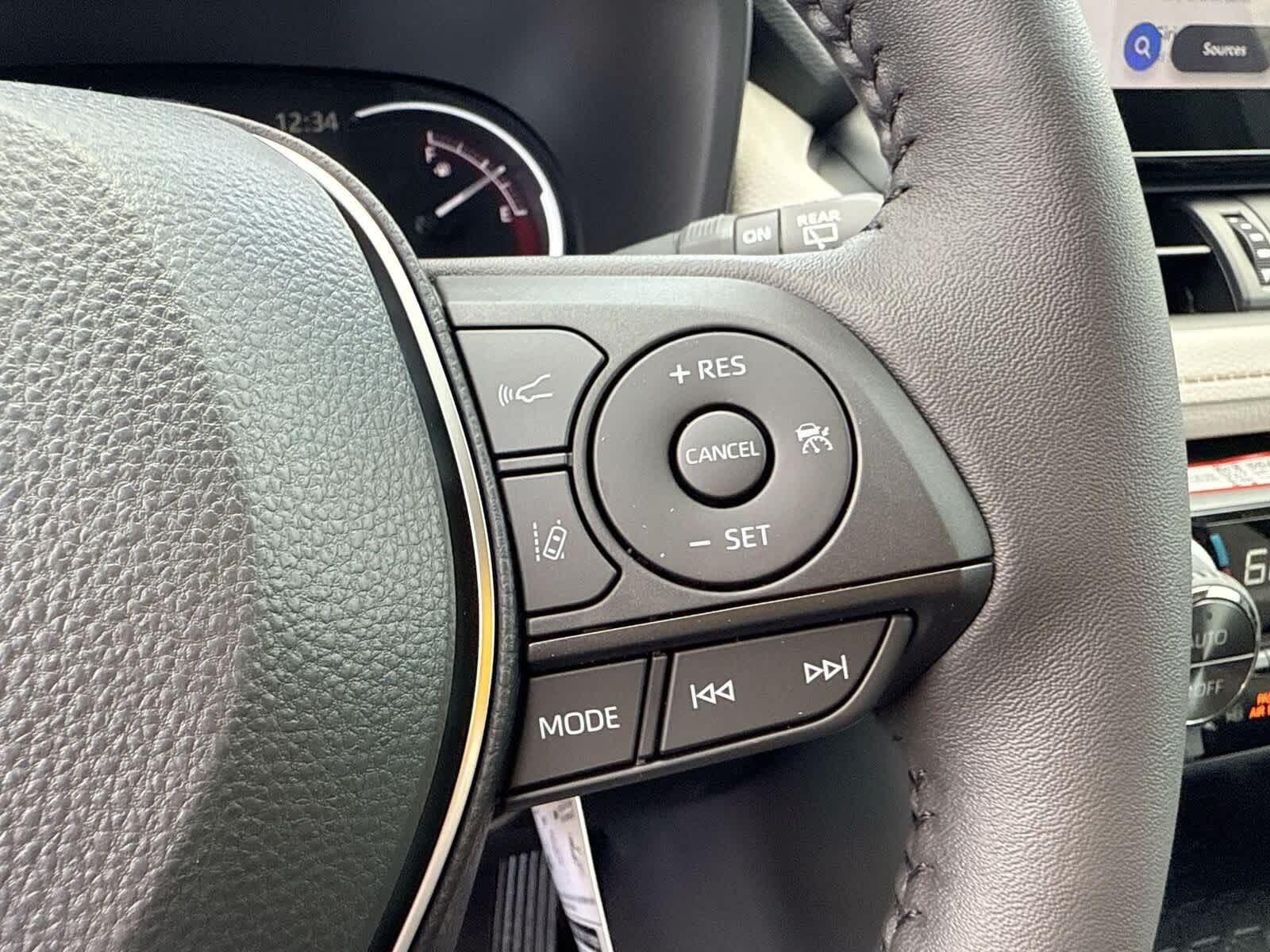 Thumbnail: 2025 Toyota RAV4 - 28