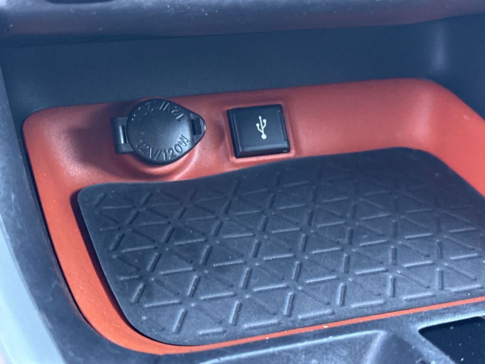 Thumbnail: 2022 Toyota RAV4 - 22