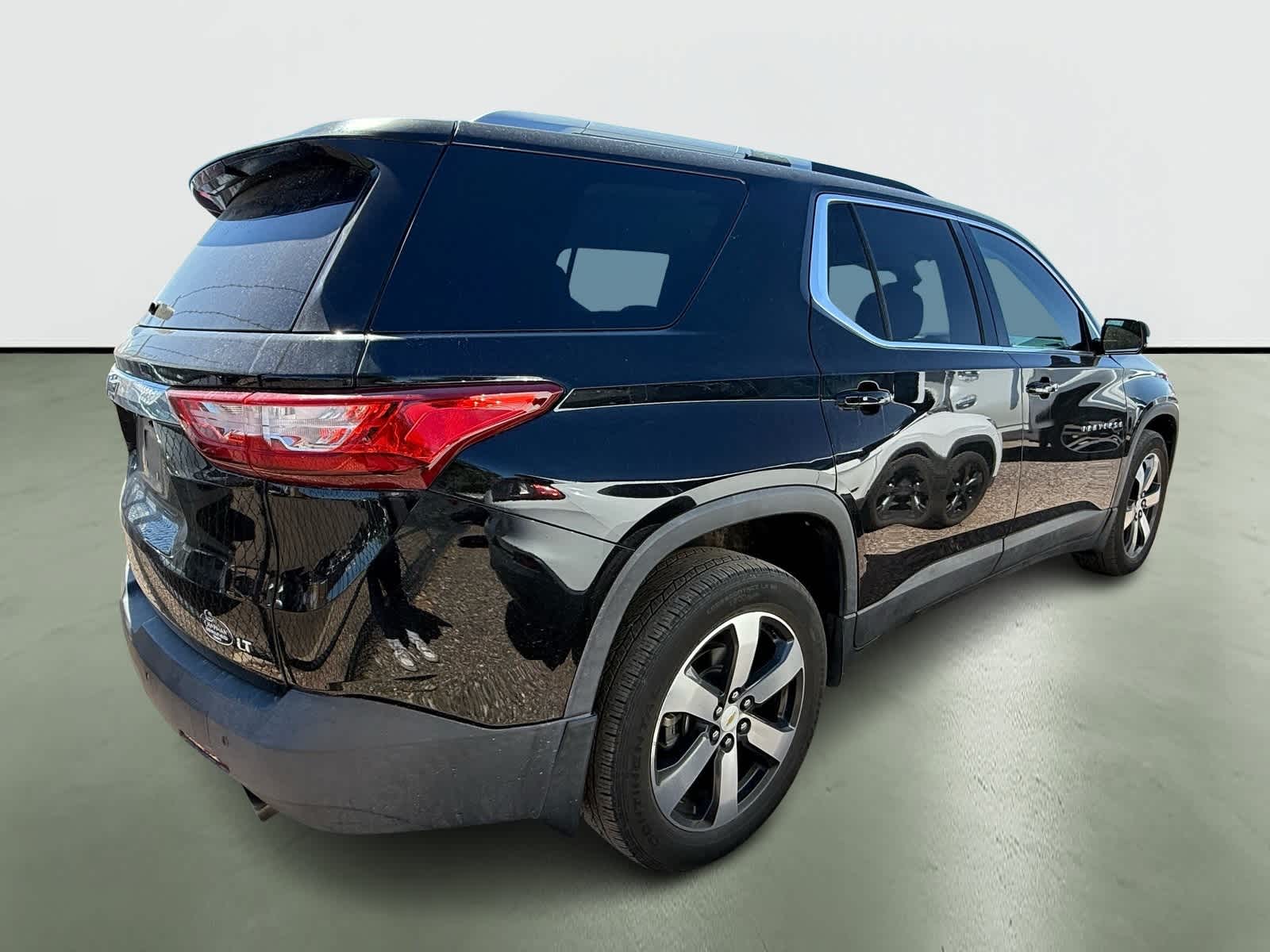 Thumbnail: 2018 Chevrolet Traverse - 4