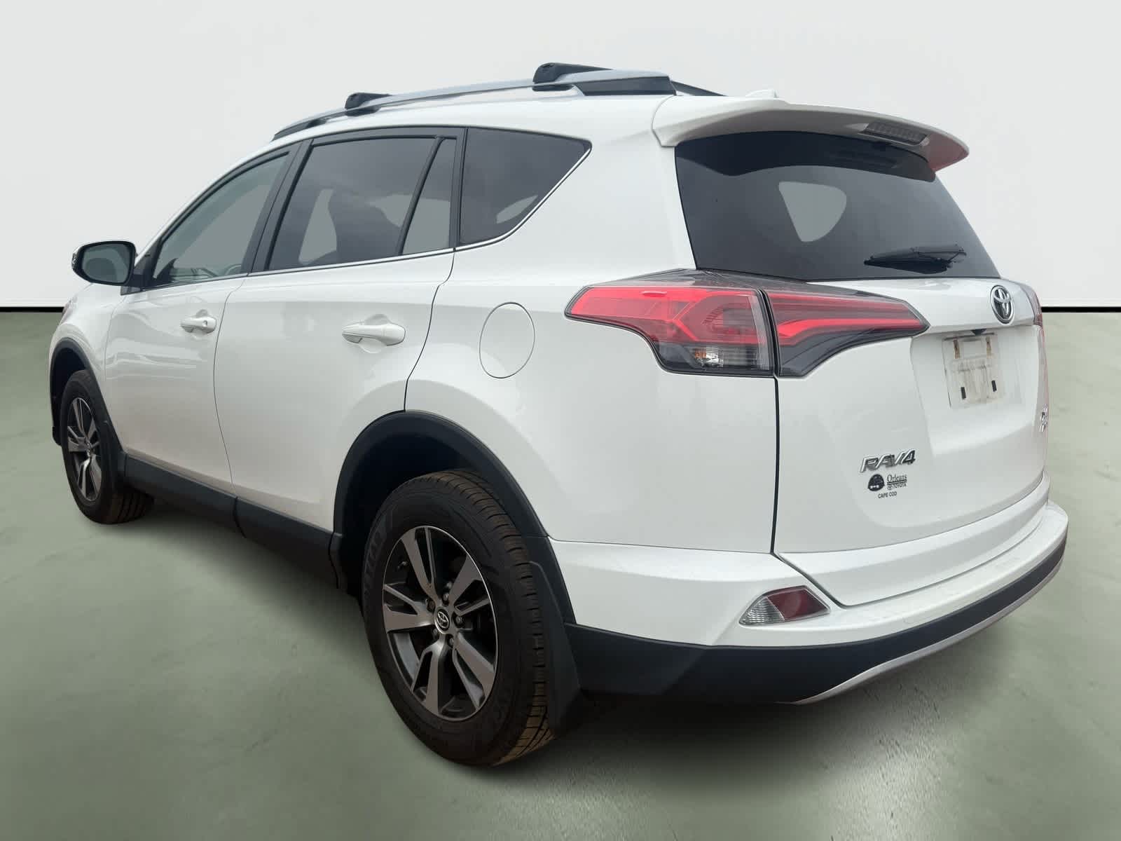 Thumbnail: 2018 Toyota RAV4 - 3